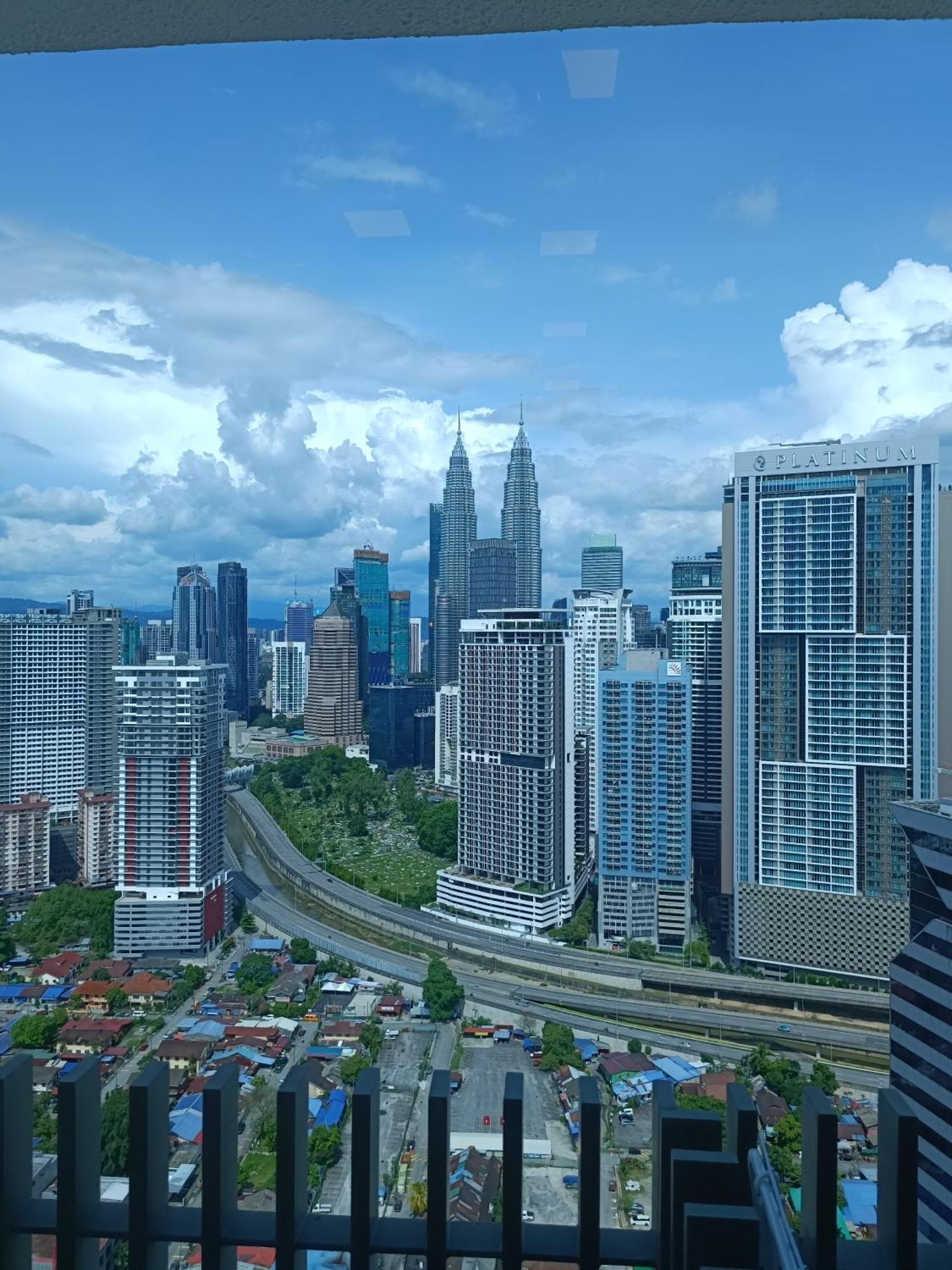 Cl 29A Insta Klcc View & Infinity Pool Apartamento Kuala Lumpur Exterior foto